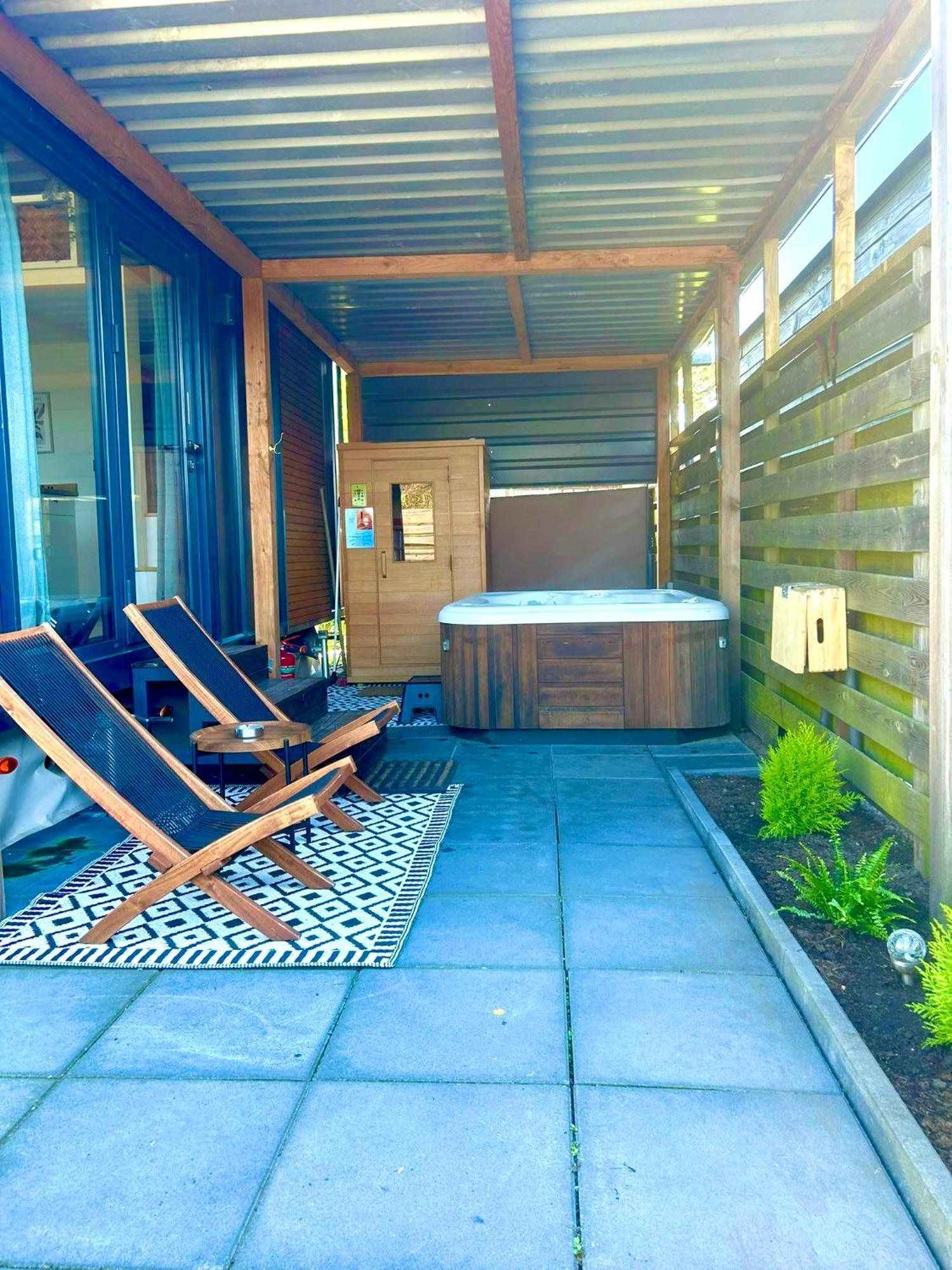 Tiny House With Sauna & Jacuzzi Near Amsterdam Vijfhuizen Exteriör bild